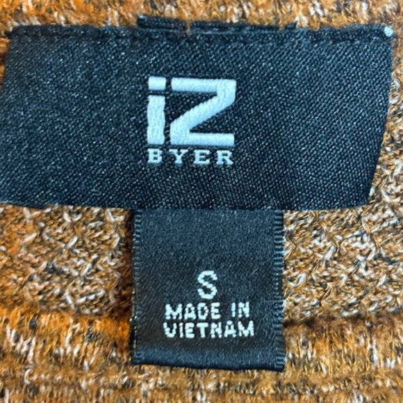 EUC like new puff long sleeve shirt/blouse color is cognac - Picture 6 of 8